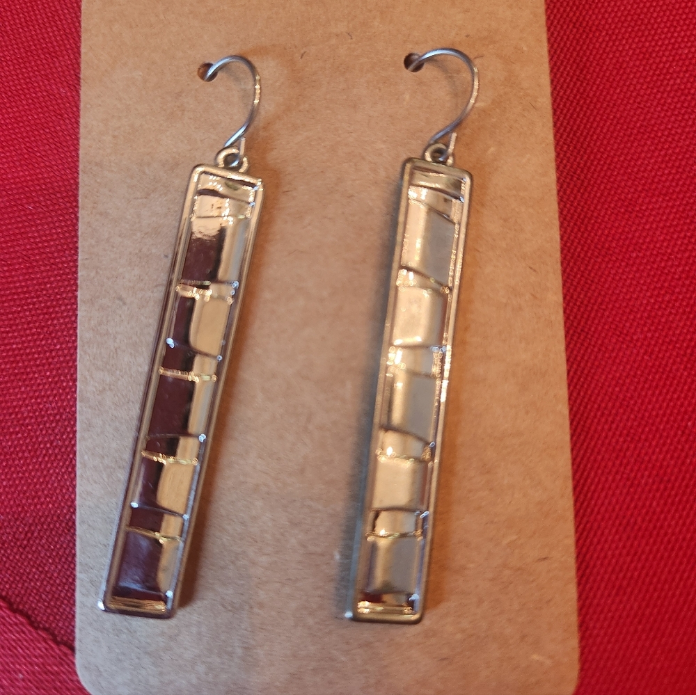 Patterned Silver Finish Dangle Tower  Earrings